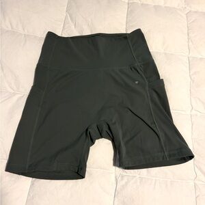 Effortless Pocket Shorts